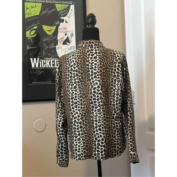 Lemon Grass leopard print blouse with button up front - Picture 2 of 7
